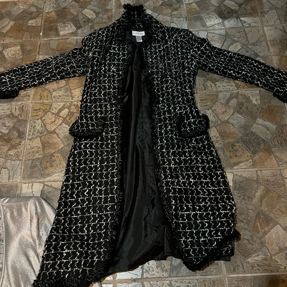 Black and white tweed long blazer size 6